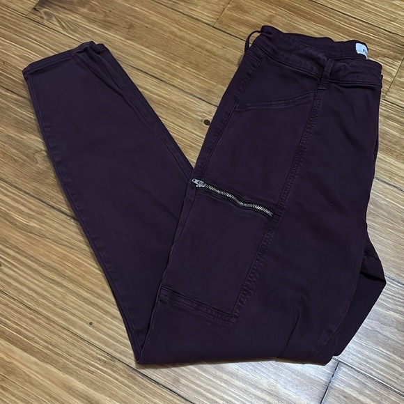Pistola Women’s Size 31 Hannah Skinny Cargo Pants in Burgundy - Picture 5 of 7